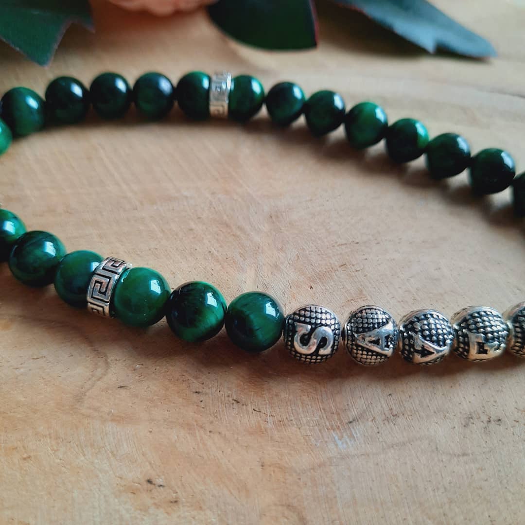 Tesbih Komplett SET Tigerauge GRÜN mit Wunschname und Wunschbuchstaben im Püskül mit LED-Box und Spruch