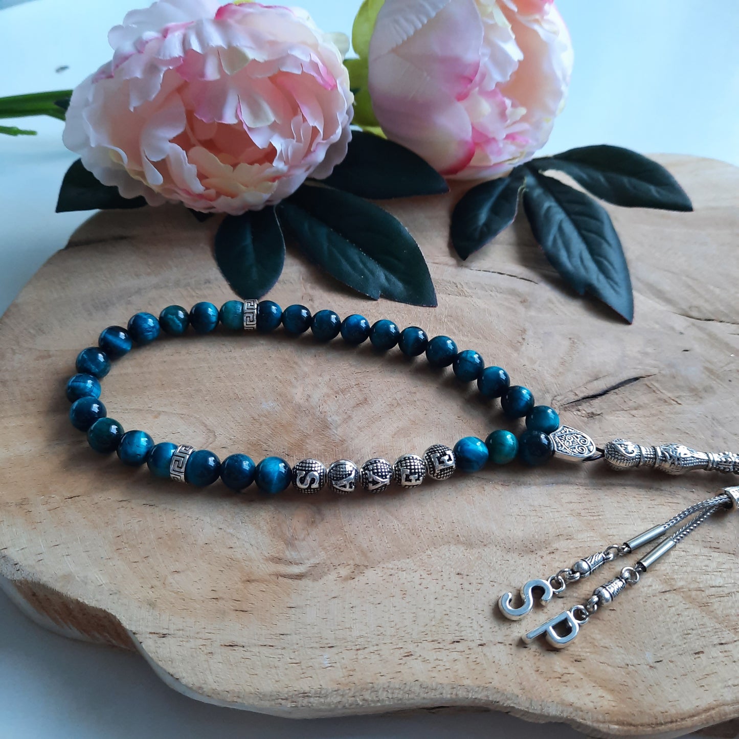 Tesbih Tigerauge BLAU mit Wunschname & 2 Wunschbuchstaben am Püskül (Anhänger)